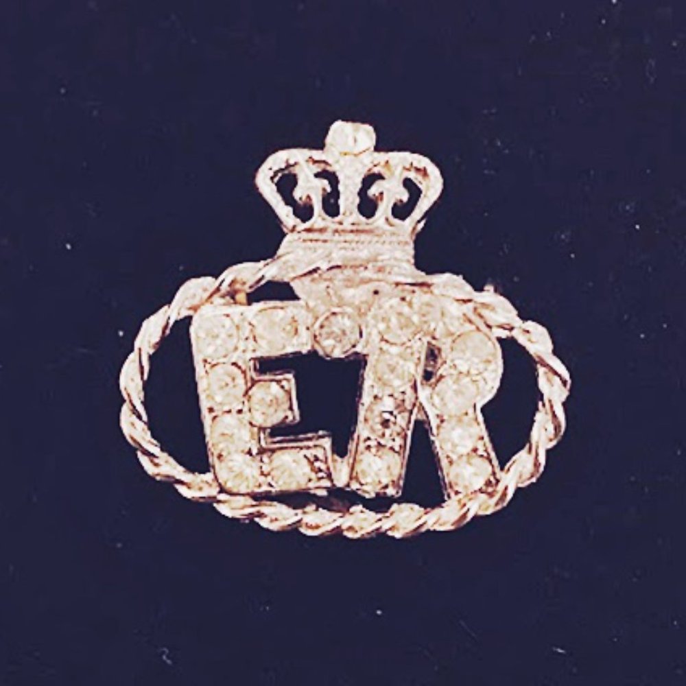 VINTAGE ‘ER’ (QUEEN ELIZABETH) SILVER TONE RHINESTONE BROOCH with CROWN